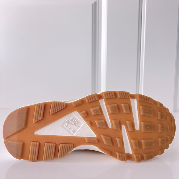 NIKE - Air Huarache By Nike AA0524-200 - Picture 13 of 15